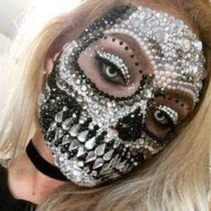 Meet your Posher, Lois